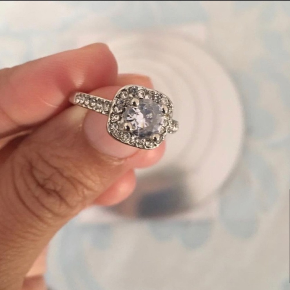 New Mojssanite Diamond 14k White Gold 1 CT Round Cut Ring - Picture 9 of 16